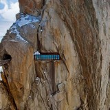 ChamonixWalkway_EN-US4624018055_1920x1080