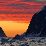 RedAntarctica_EN-US12197122155_1920x1080