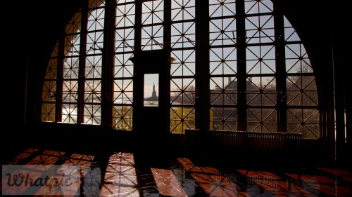 ViewofLiberty_EN-US10323492339_1920x1080.jpg
