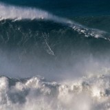 BigWaveSurfing_EN-US6473494383_1920x1080