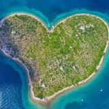 GalesnjakIsland_EN-US8495200916_1920x1080