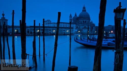 GrandCanalGondolas_EN-US0380987930_1920x1080.jpg